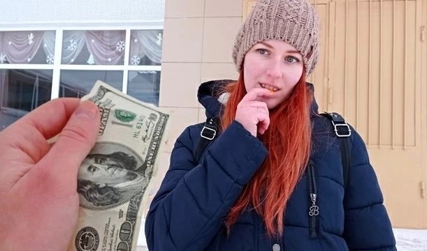 Да за столько долларов, я целый месяц проживу. Конечно что согласна на еблю — Порнуха на каждый день!