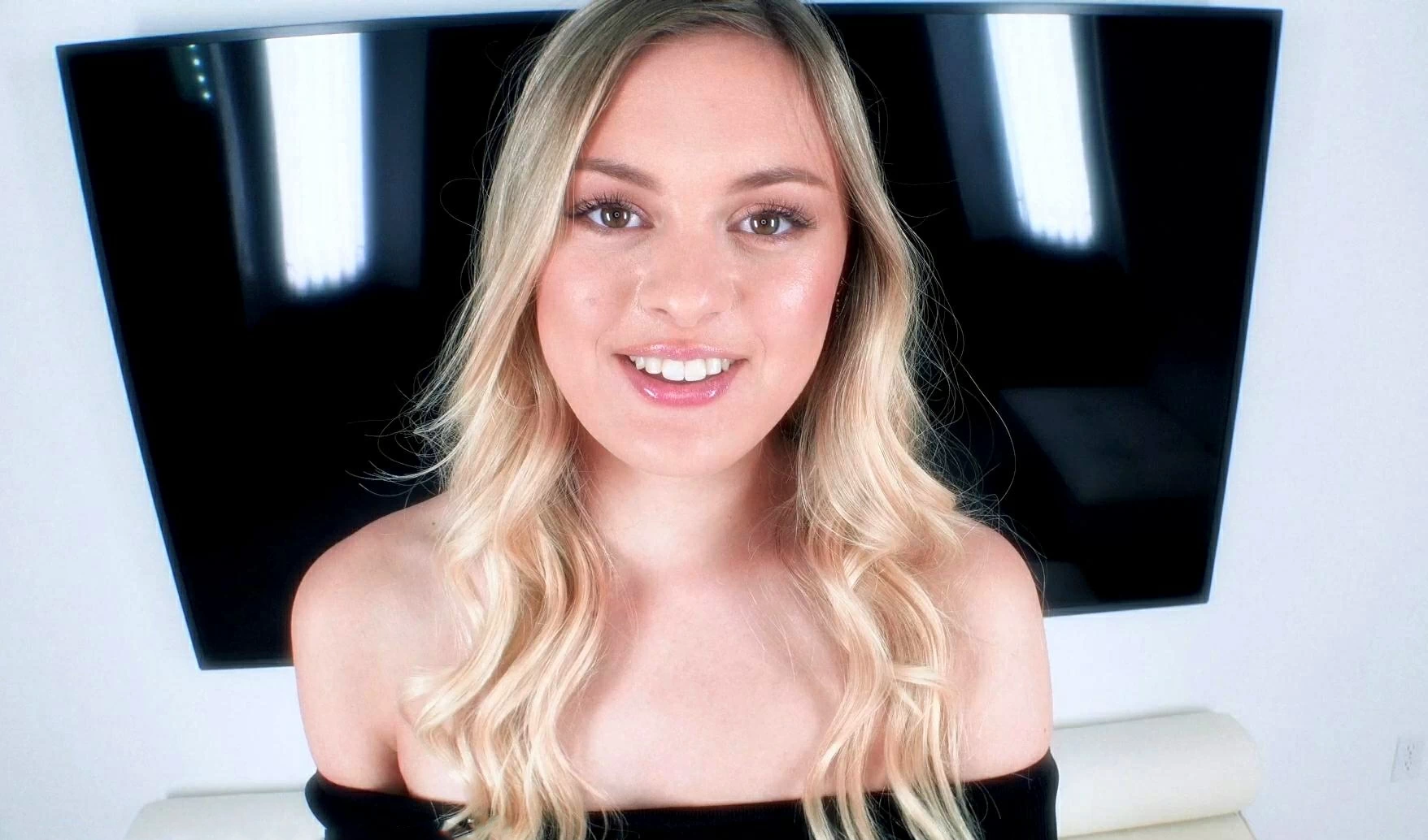 A blonde woman fucks decently at a porn casting - Pornha for every day! New porn every day. Watching porn, fucking in Full HD on Hundred Shmar